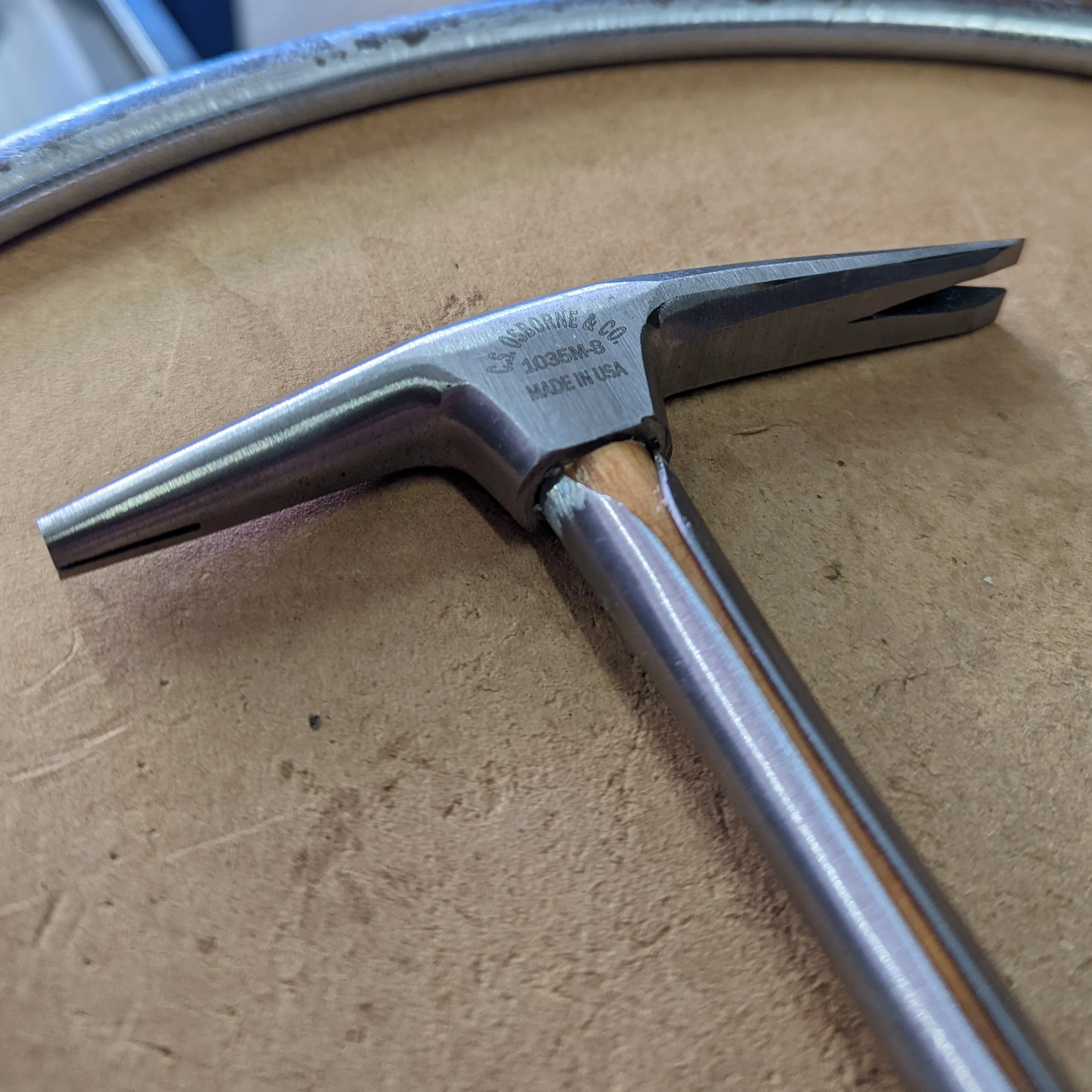 C.S. Osborne Magnetic Tack Hammer No. 8 (1035-M8) - Image 2