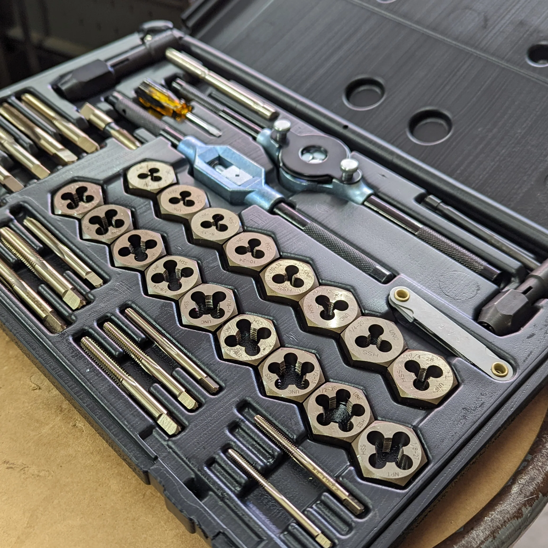 Norseman 40pc. Magnum Super Premium Set Straight Flute Plug Taps & Hex Dies (35171) - Image 3