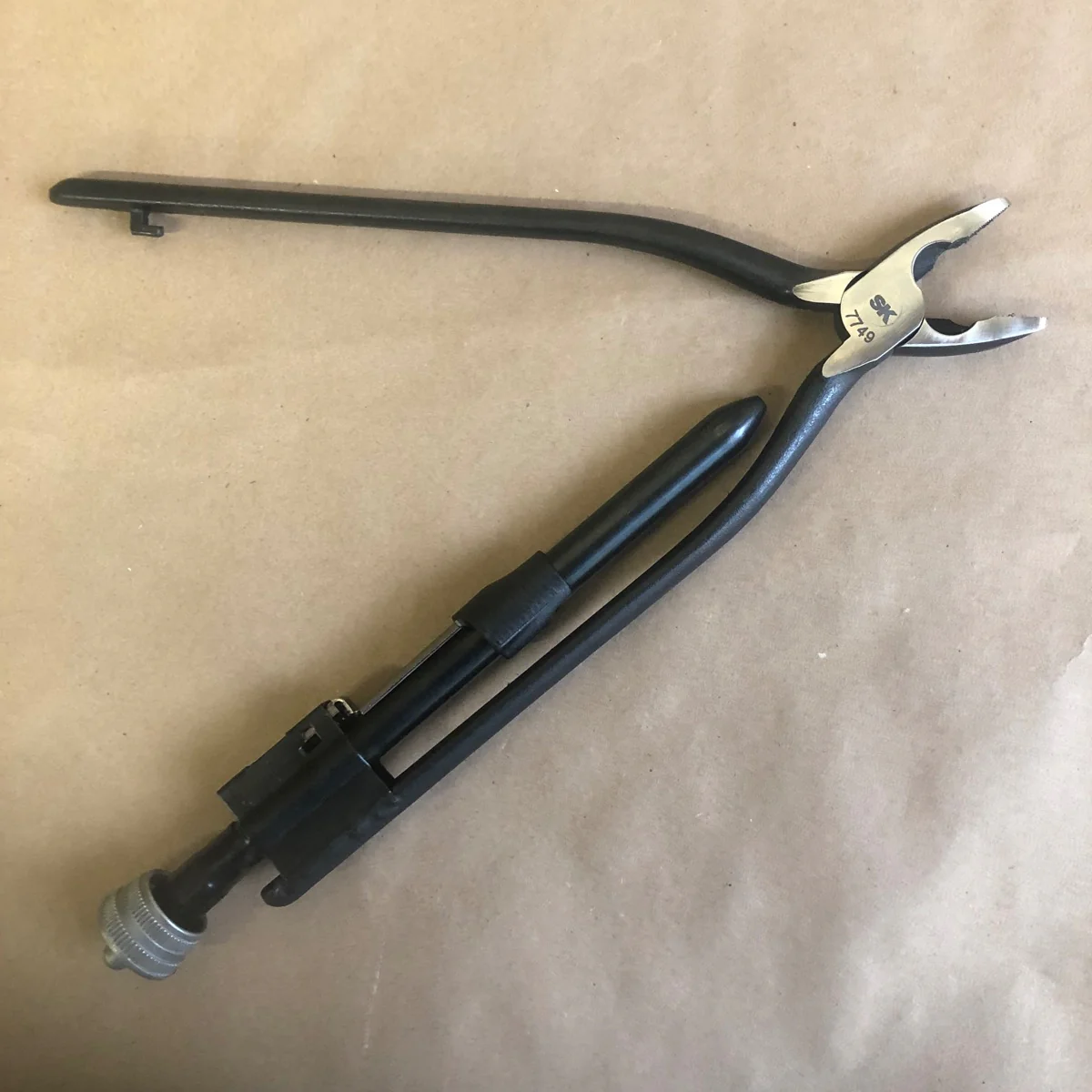 SK 12" Wire Twisting Pliers - Automatic Return (SK7749) - Image 4