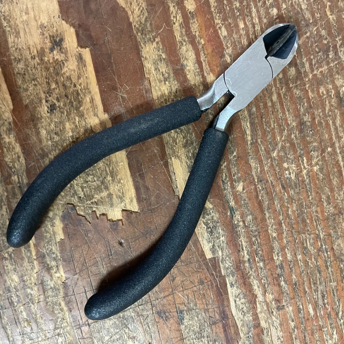 Pro America 4-1/2" Diagonal Pliers (4012) - Image 2